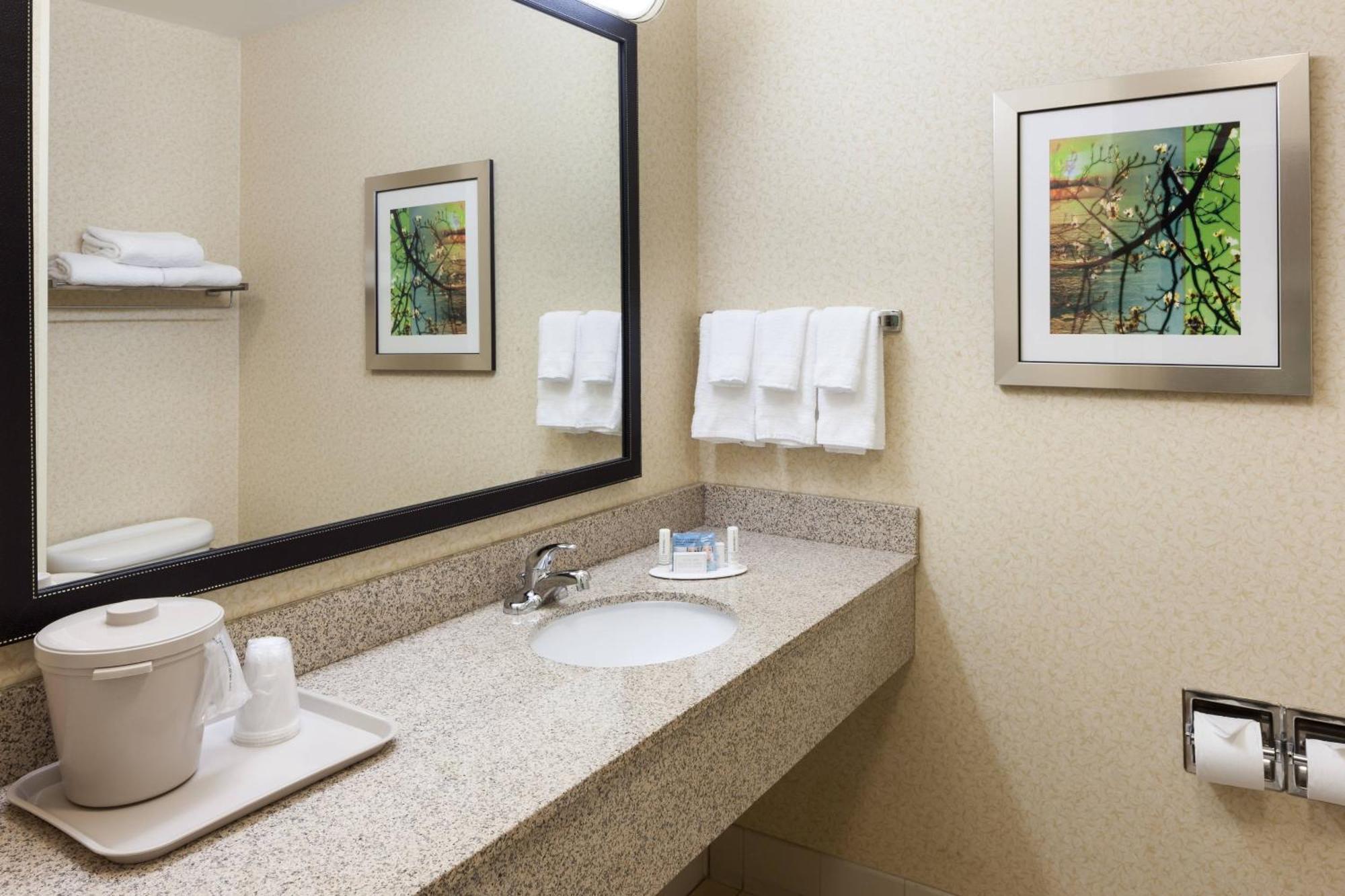 Fairfield By Marriott Ruston Hotel Bagian luar foto