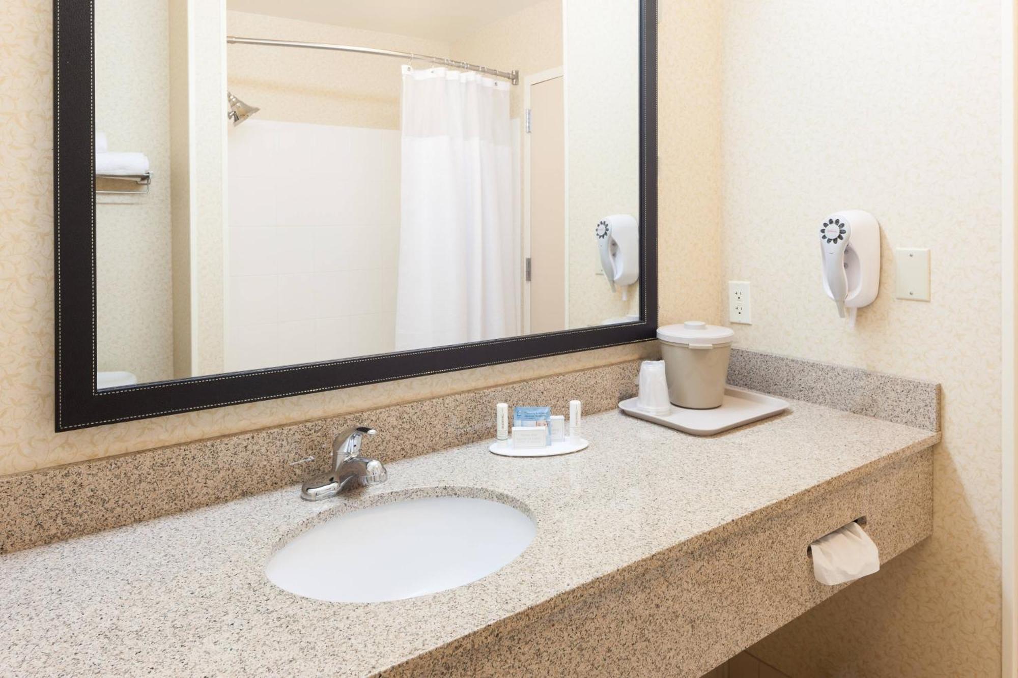 Fairfield By Marriott Ruston Hotel Bagian luar foto